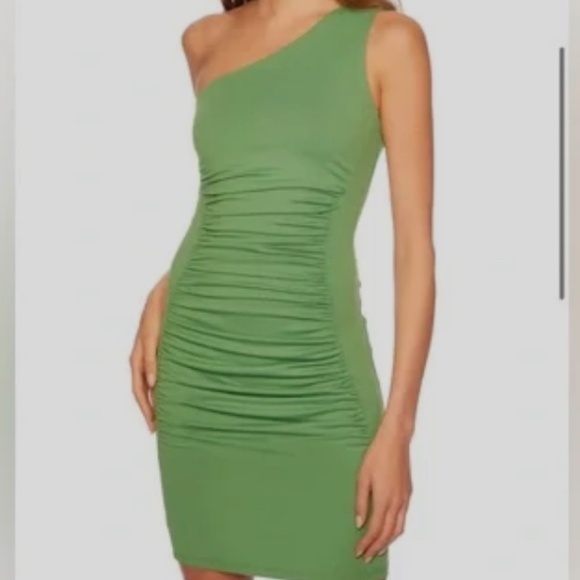 Susana Monaco One Arm Gathered Dress in green. - Picture 1 of 6